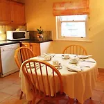 Mccarthy'S Lodge B&B * Westport