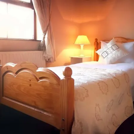 Mccarthy'S Lodge B&B Konukevi