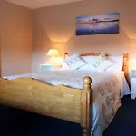 Mccarthy'S Lodge B&B Guest house