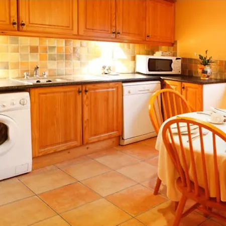 Mccarthy'S Lodge B&B بيت ضيافة ويستبورت