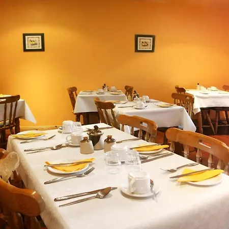 Mccarthy'S Lodge B&B Westport